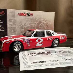 VTG Action Dale Earnhardt #2 Coca Cola 1980 Ventura 1/24 Diecast car Legendary